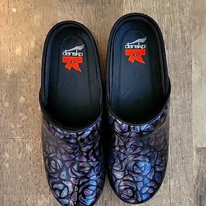 LIKE NEW! Dansko XP  professional clogs, 38 size 7.5